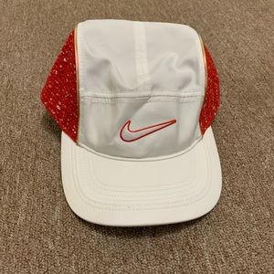 Supreme Nike Boucle Running Hat